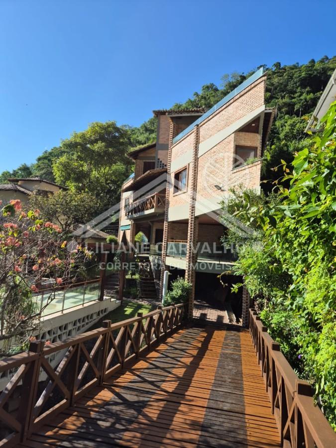 Casa em Condom�nio